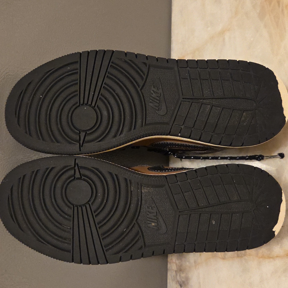 Nike Air Jordan 1 Mid SE Dark Chocolate Brown ( Kid's) - Picture 4 of 8